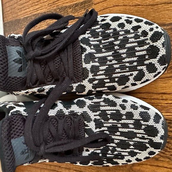 Adidas Swift Run- Leopard Sz 6.5 - Picture 4 of 7
